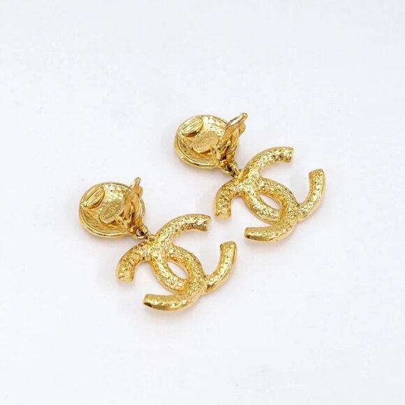 CHANEL CC Logos Dangle Vintage Clip-On Earrings Gold Tone 95A Auth w/Box #22400 - Picture 4 of 6